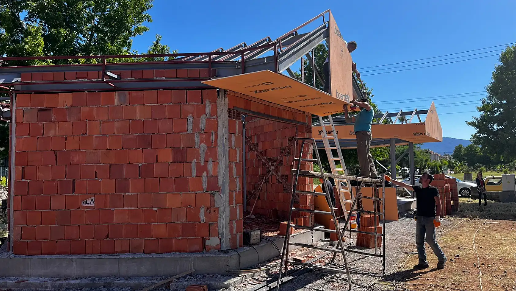 Başkan Karaca Ve Hayırsever İş İnsanı Mete Otizm Parkı İnşaatını İnceledi