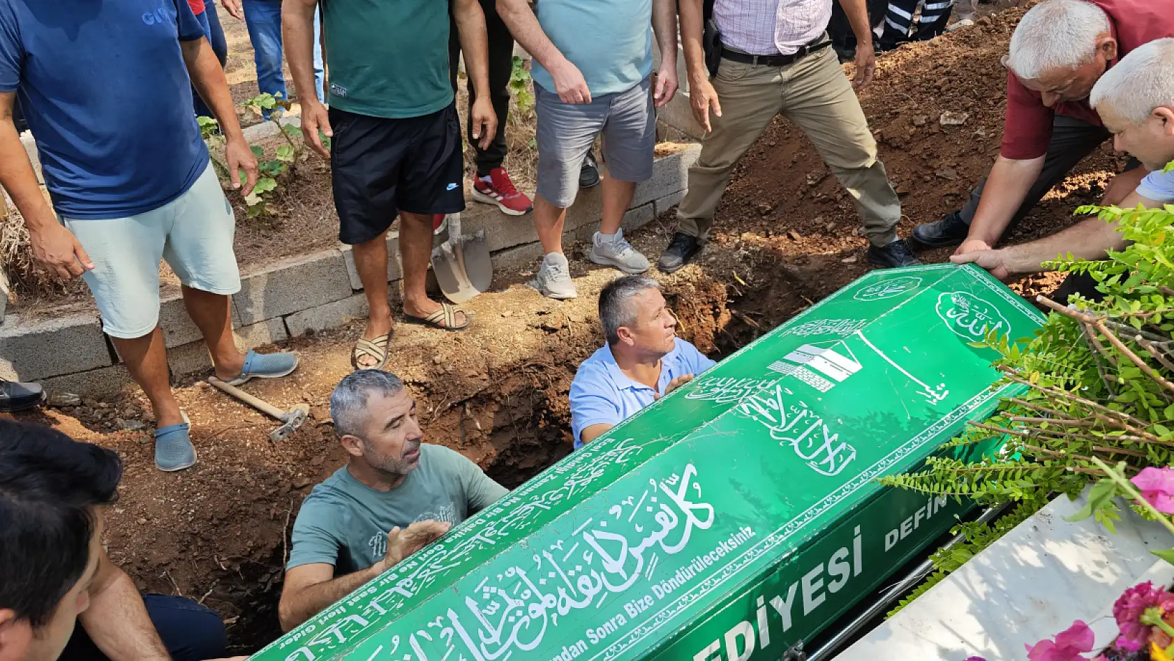 Fethiye'de Cami Mahallesi Muhtarı Gürol Kavak'ın Oğlu Toprağa Verildi