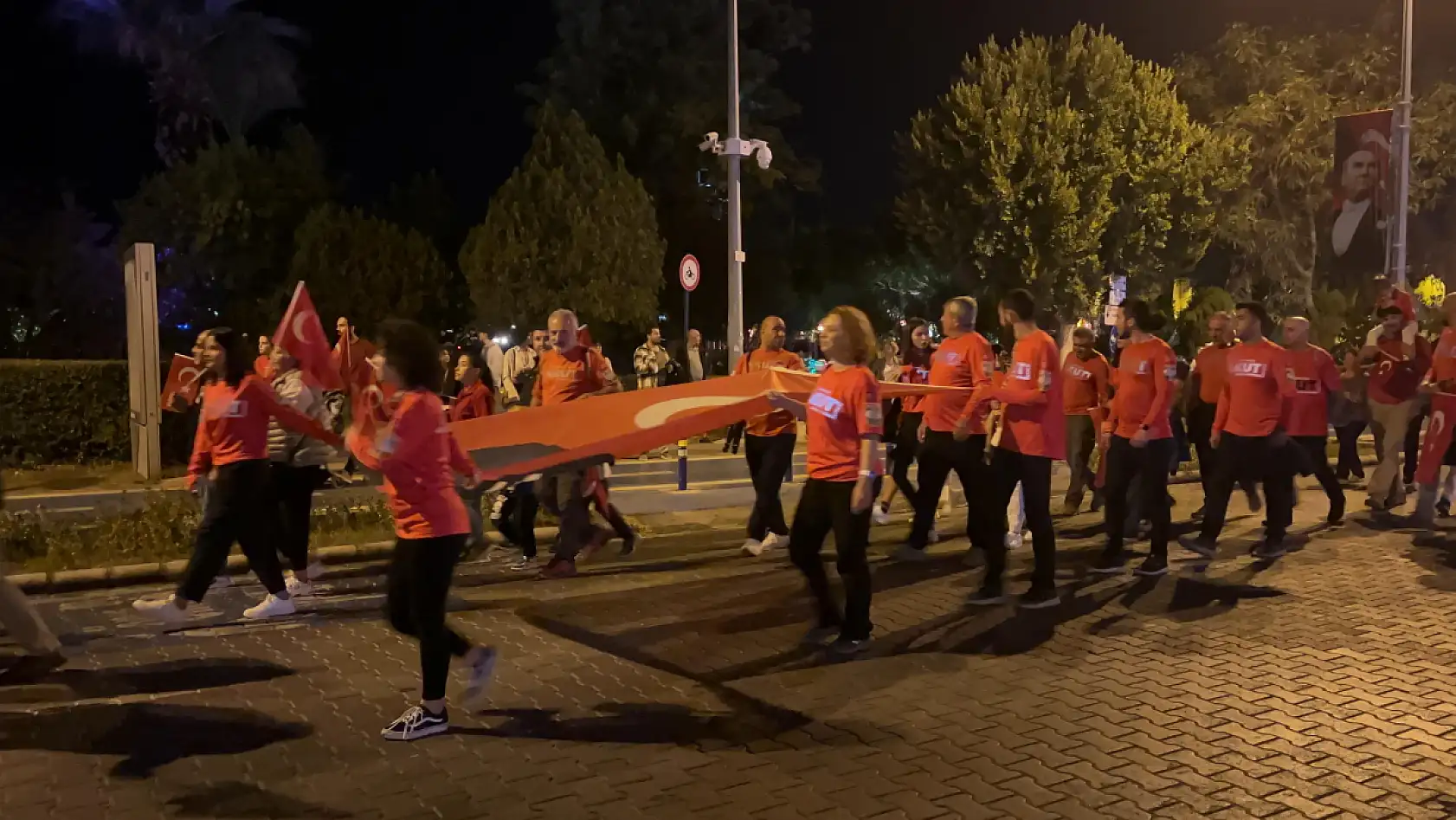 Fethiye'de Cumhuriyet Yürüyüşü Düzenlendi