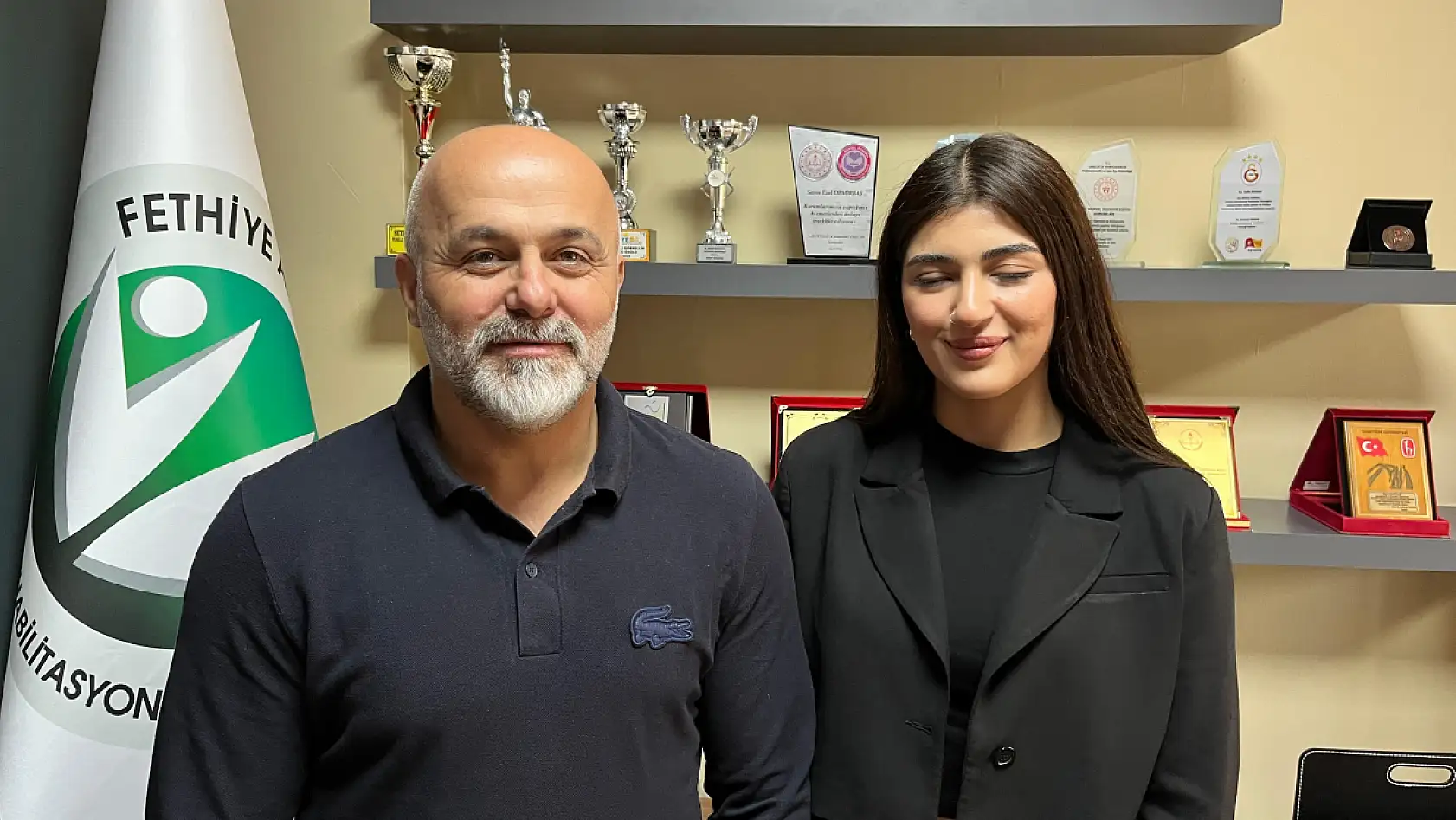 Fethiye'de Salih Dündar ve Hande İnce, Akran Zorbalığıyla Mücadele Yöntemlerini Anlattılar