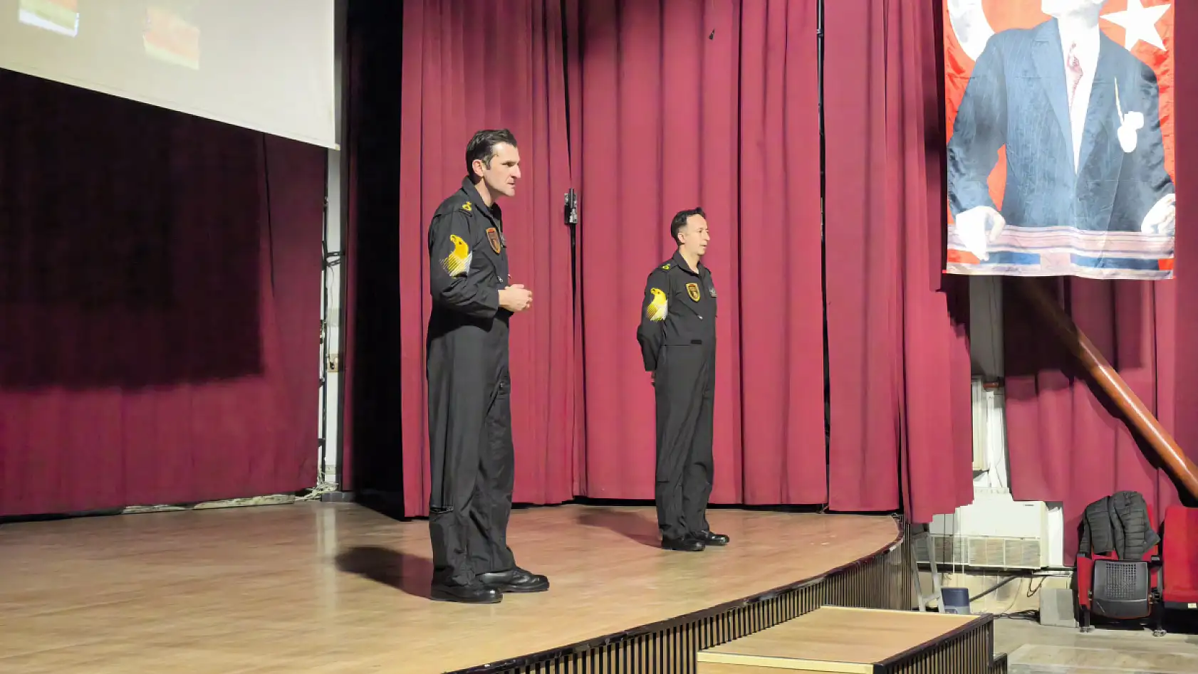 Fethiye'de SOLOTÜRK pilotlarından söyleşi