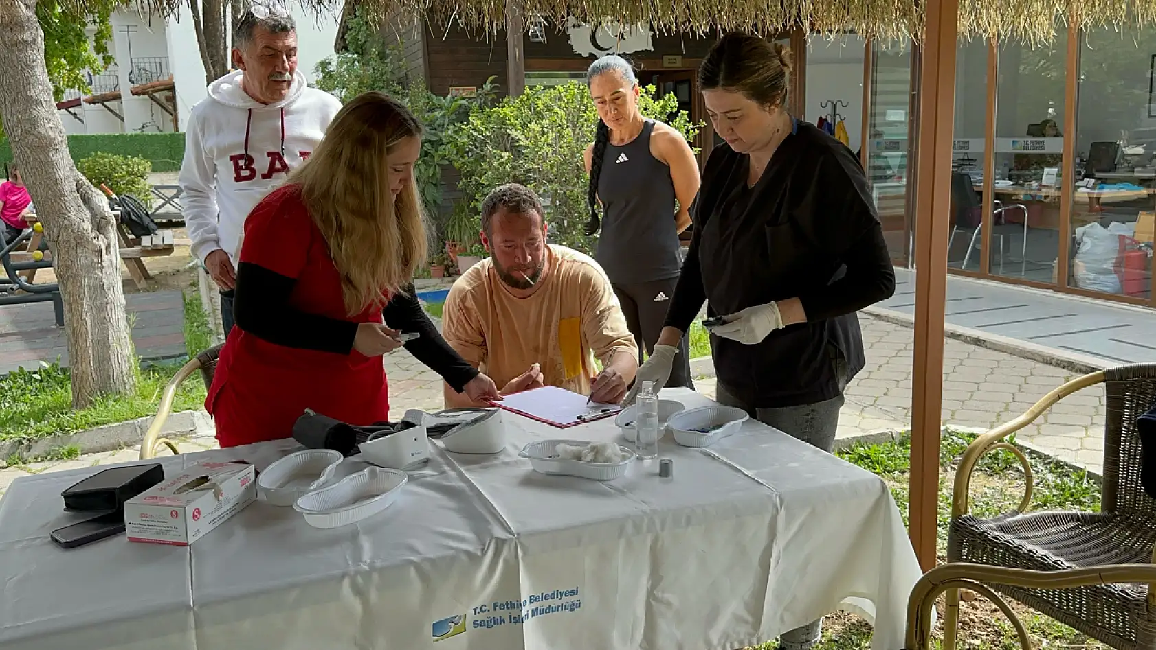 Fethiye Belediyesi'nden kan şekeri tansiyon ölçümü sağlık taraması