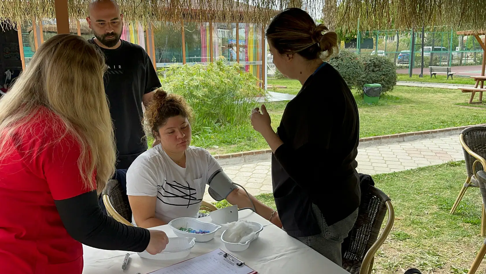 Fethiye Belediyesi'nden kan şekeri tansiyon ölçümü sağlık taraması