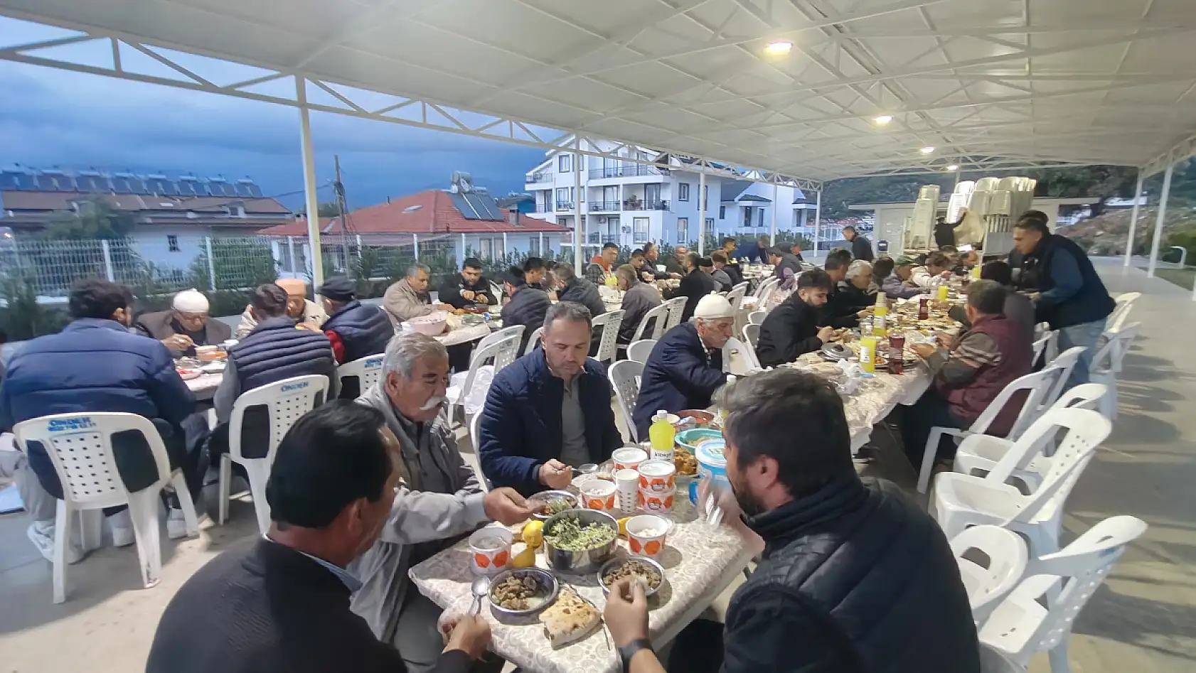 Fethiye Pazaryeri Mahallesi Karapınar Mevkiinde geleneksel iftar programı