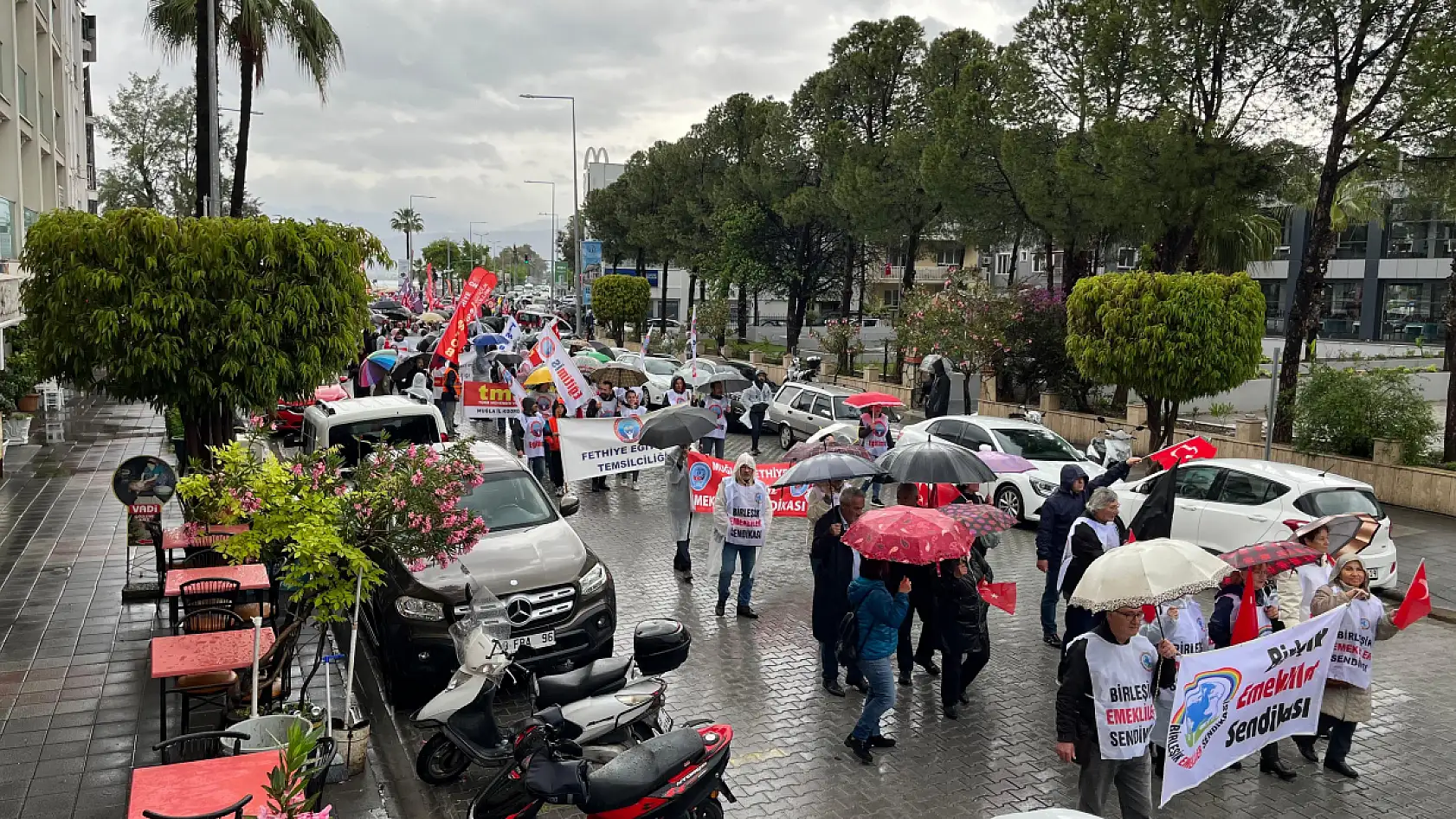 Fethiye'de 1 Mayıs İşçi Bayramı yürüyüşü gerçekleşti