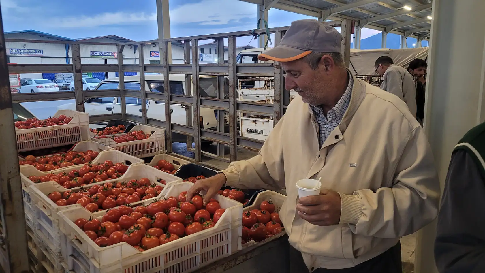 Fethiye'de Çiftçiler Günü'nde Çiftçilere ikramlarda bulunuldu