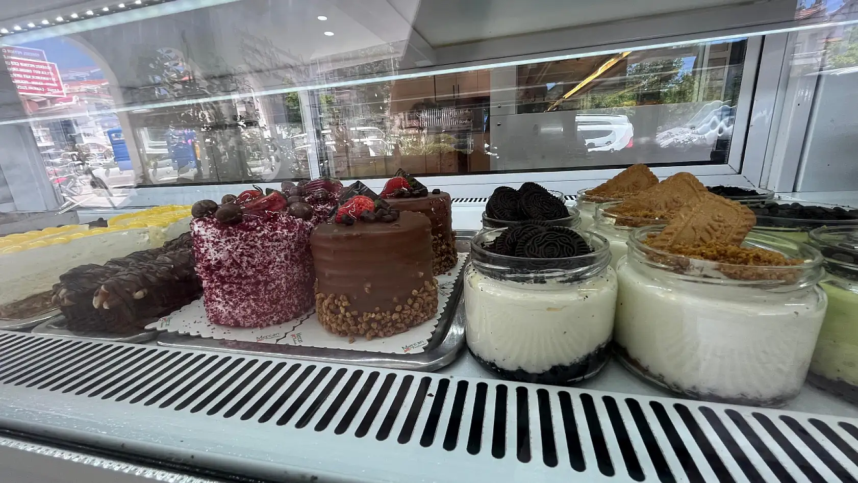 Fethiye'de Mercan Pastanesi'nde Kaliteli Ürünler Müşteriyle Buluşuyor