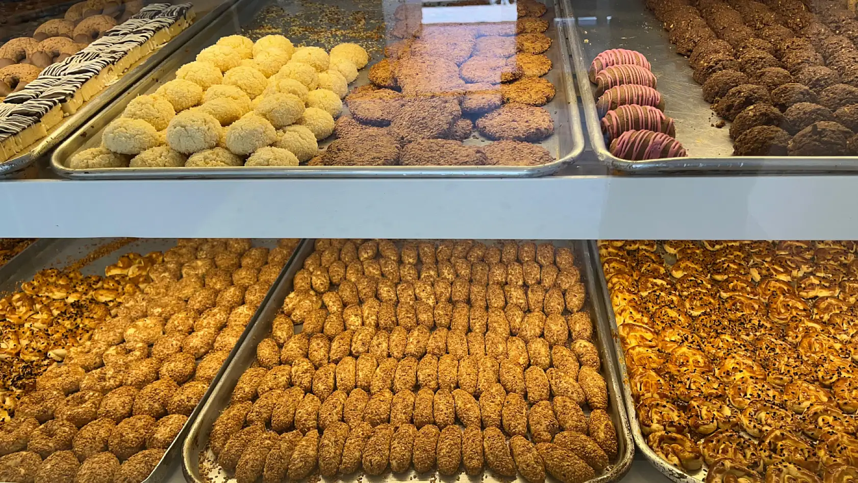 Fethiye'de Mercan Pastanesi'nde Kaliteli Ürünler Müşteriyle Buluşuyor