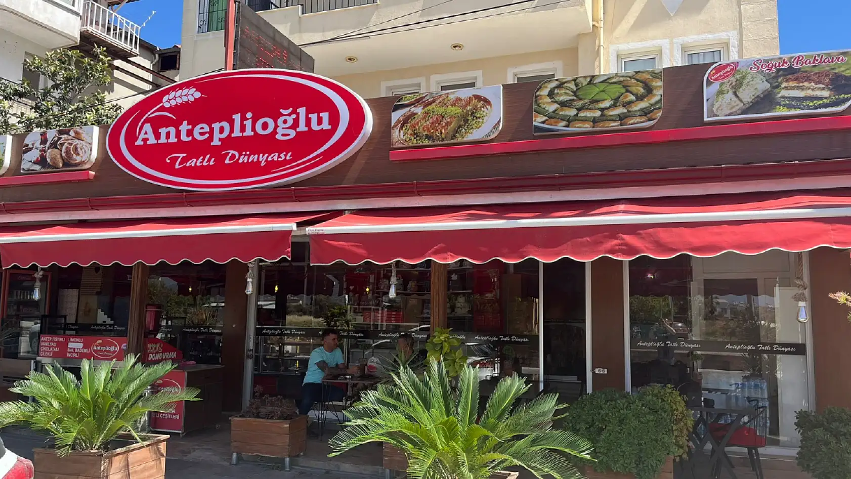 Fethiye'de Bayram Tatlılarına İlgi Arttı: Anteplioğlu Tatlı Dünyası'nda İndirim