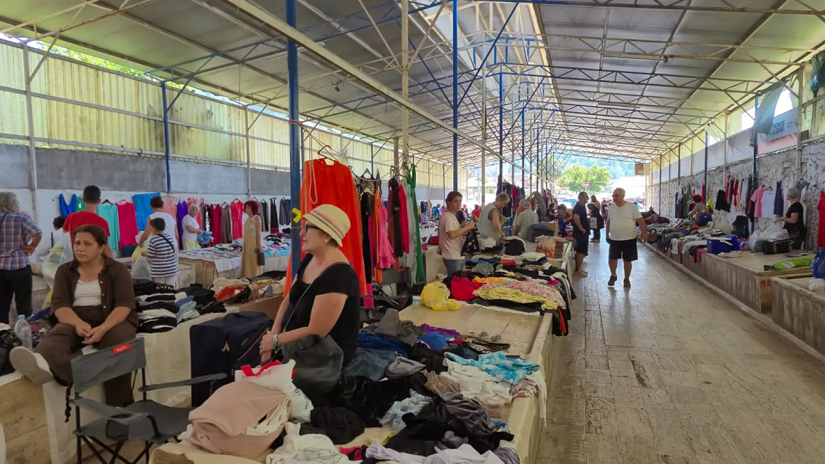 Fethiye'de vatandaşlar artık ikinci el pazarından da alışveriş yapmakta zorlanıyor