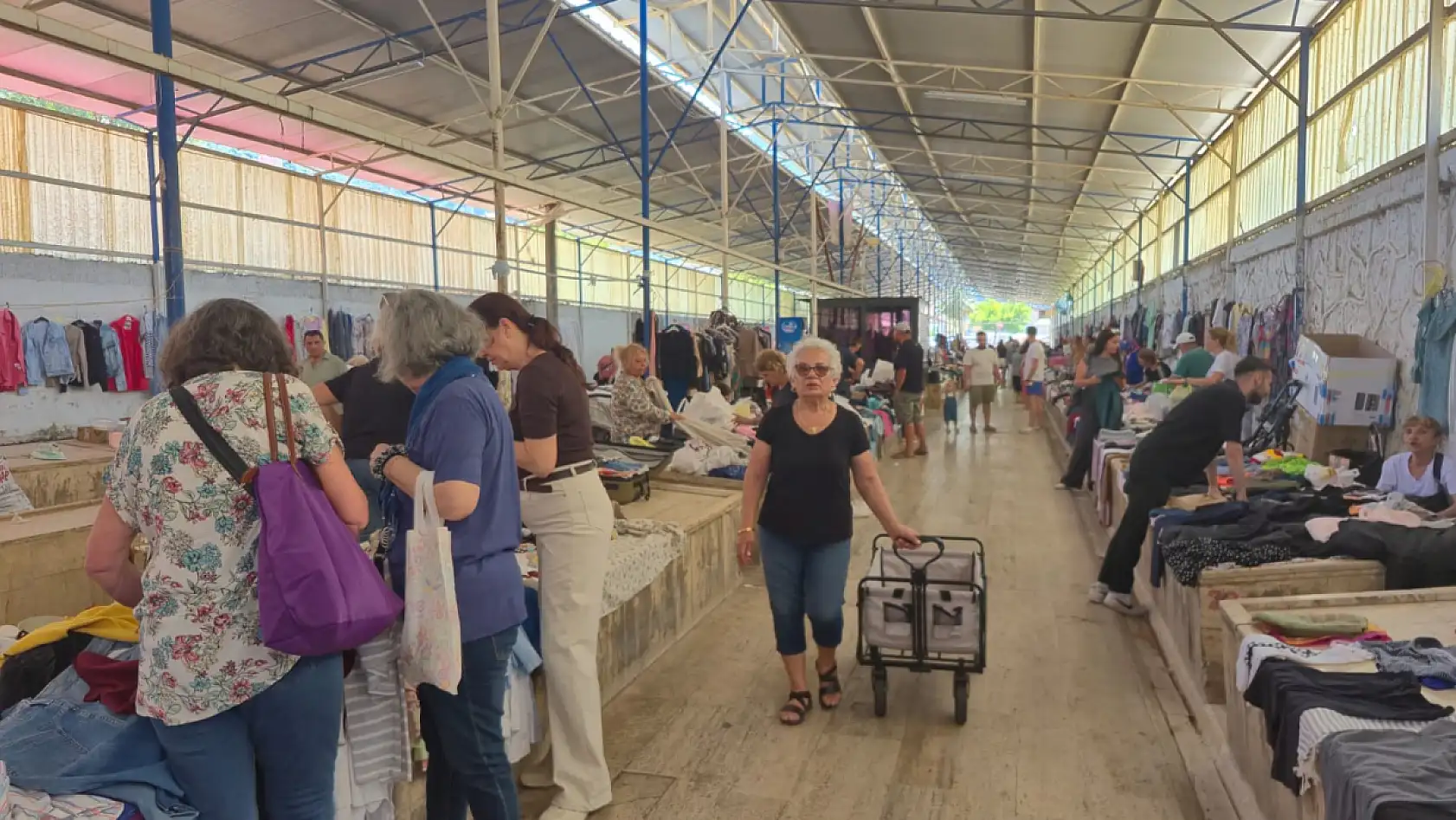 Fethiye'de vatandaşlar artık ikinci el pazarından da alışveriş yapmakta zorlanıyor