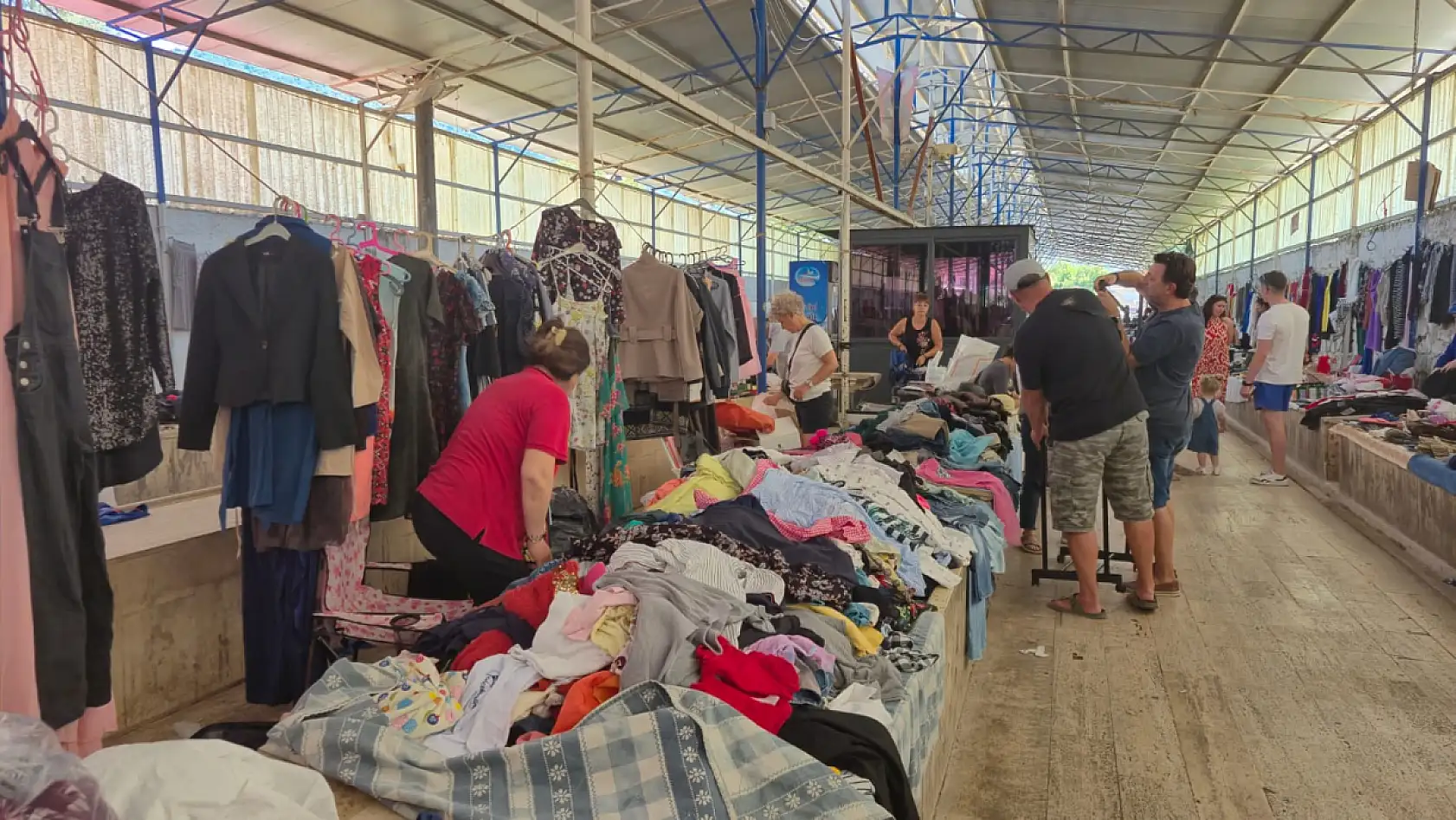 Fethiye'de vatandaşlar artık ikinci el pazarından da alışveriş yapmakta zorlanıyor