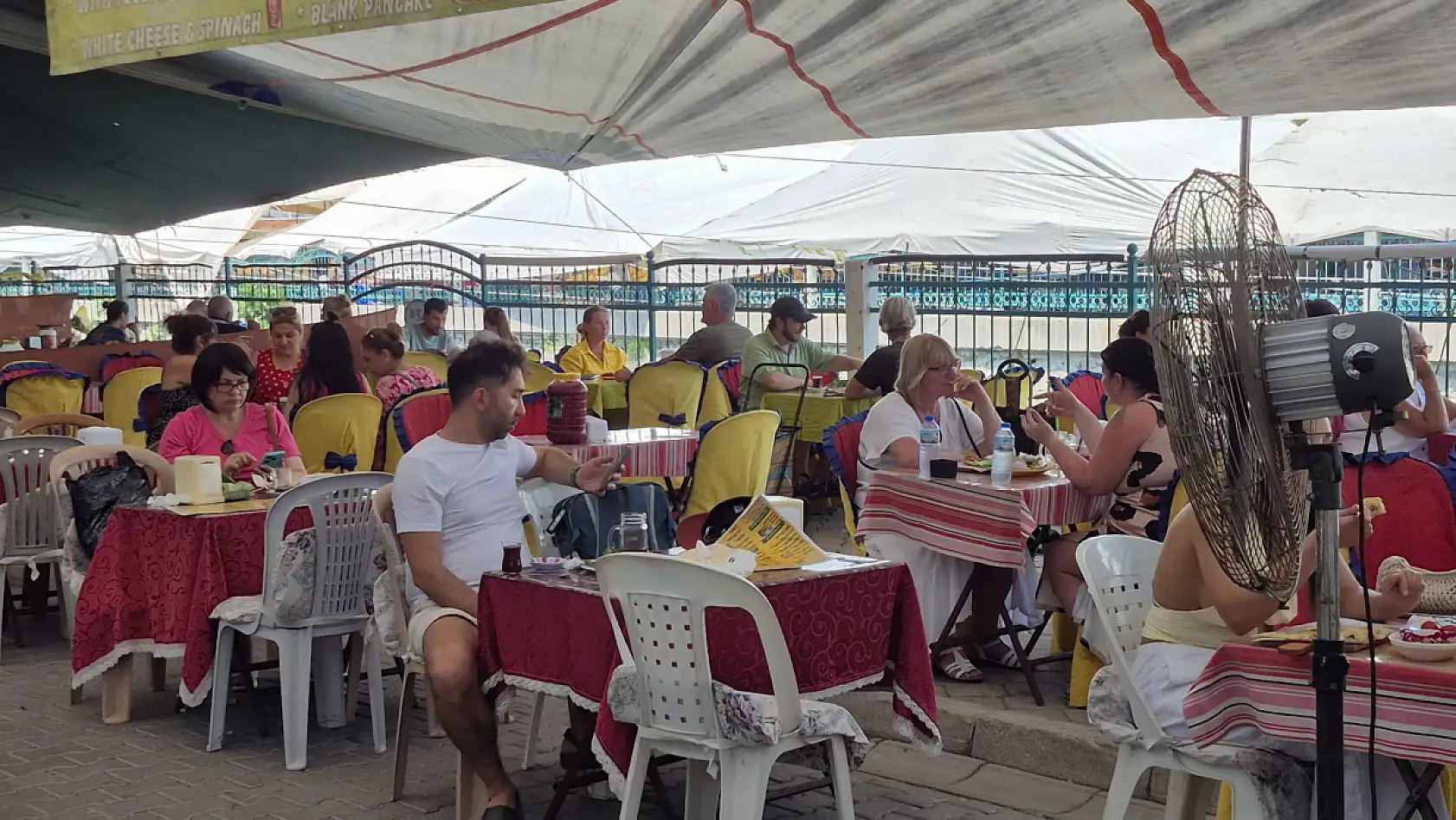 Fethiye Salı Pazarı'nda gözleme sektöründe işler zayıf