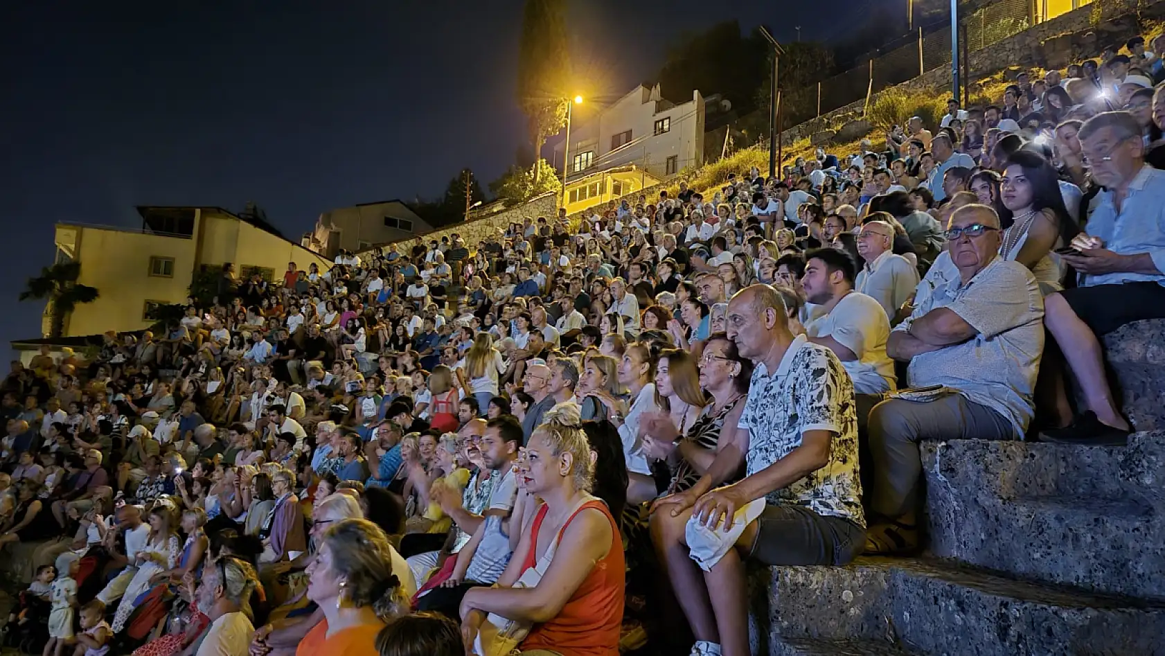 Fethiye Poli Gençlik Orkestrası ve Korosu'ndan Muhteşem Konser