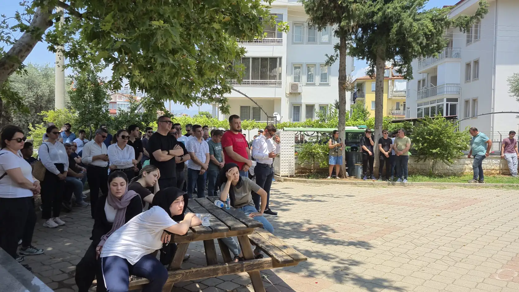 Saklıkent Kanyonu'nda Hayatını Kaybeden 3 Yaşındaki Yamaç, Son Yolculuğuna Uğurlandı