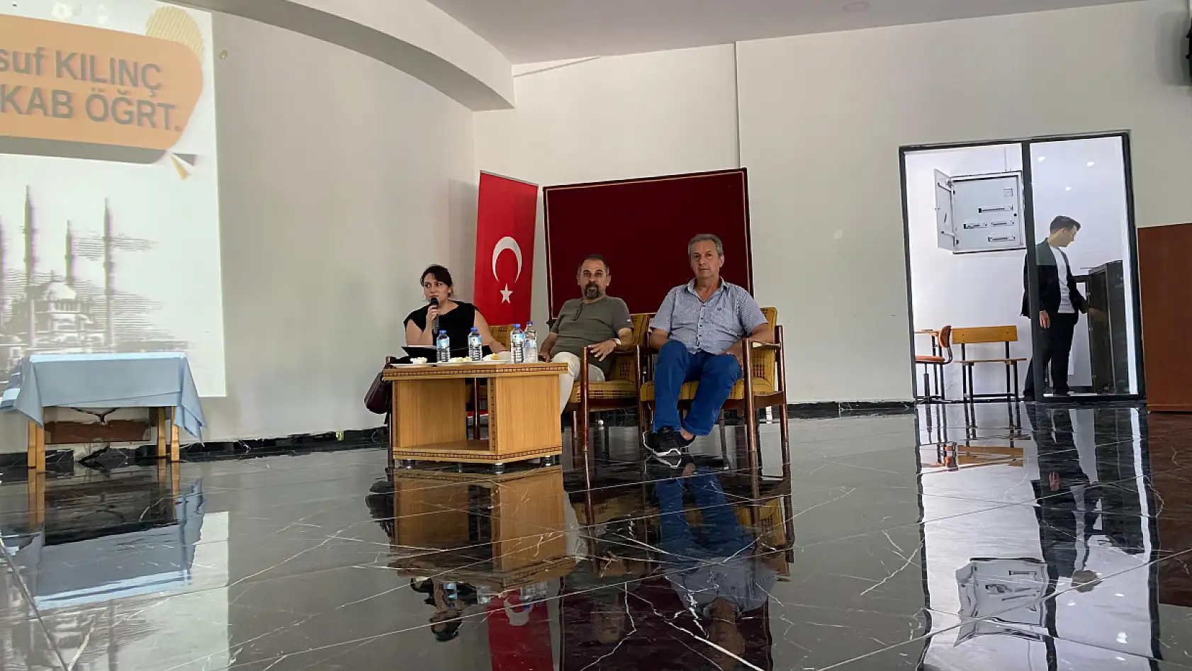 Fethiye'de 'Suç Haberlerinin Gençlerin Değer Algılarına Etkisi' Paneli Düzenlendi