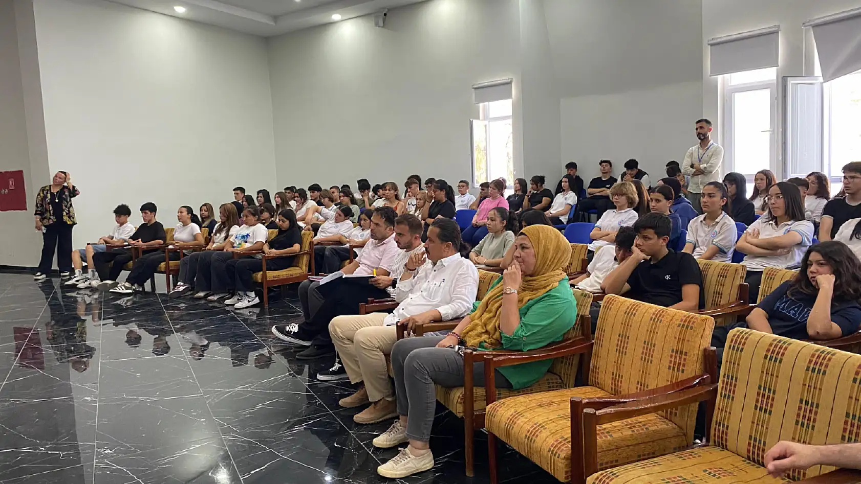 Fethiye'de 'Suç Haberlerinin Gençlerin Değer Algılarına Etkisi' Paneli Düzenlendi