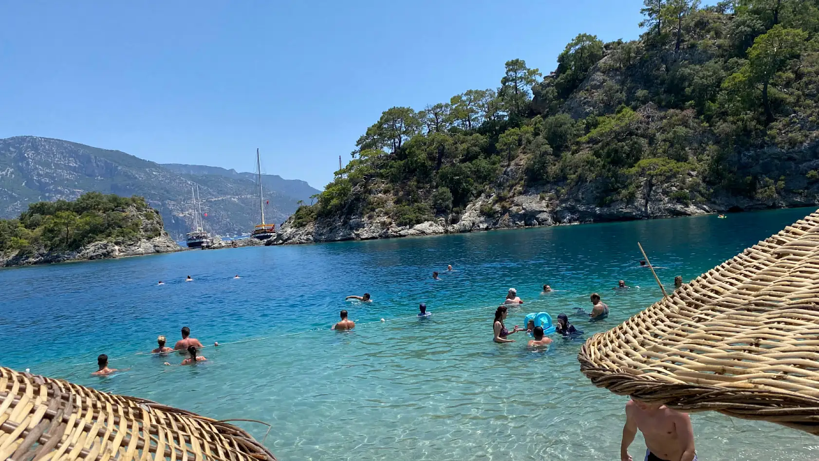 Fethiye'nin Mavi Bayraklı Plajı Kumburnu, Tatilcilerin Gözdesi