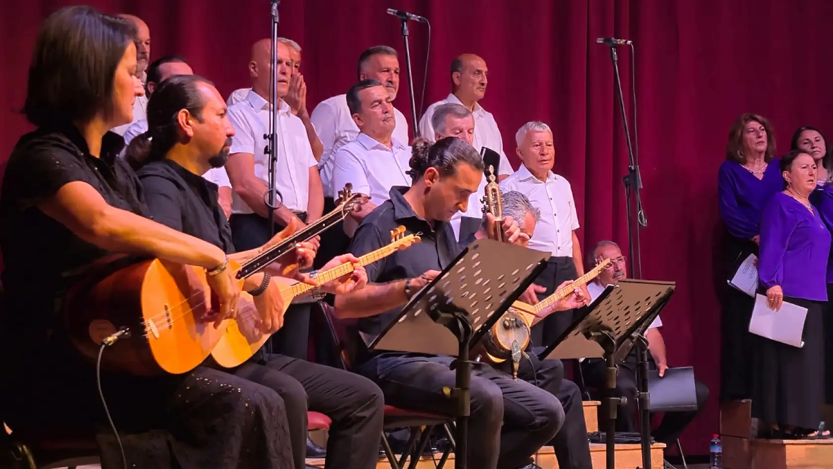 Fethiye'de 'Ustaların Dilinden' Konseriyle Muhteşem Sezon Finali