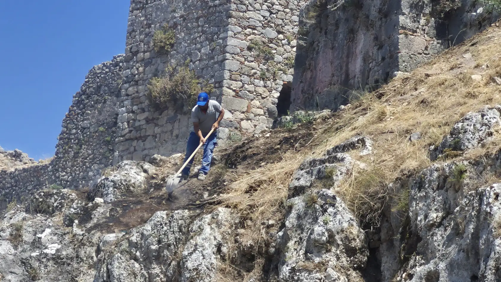 Fethiye'nin Tarihi Amintas Kaya Mezarları'nda Ufak Çaplı Yangın