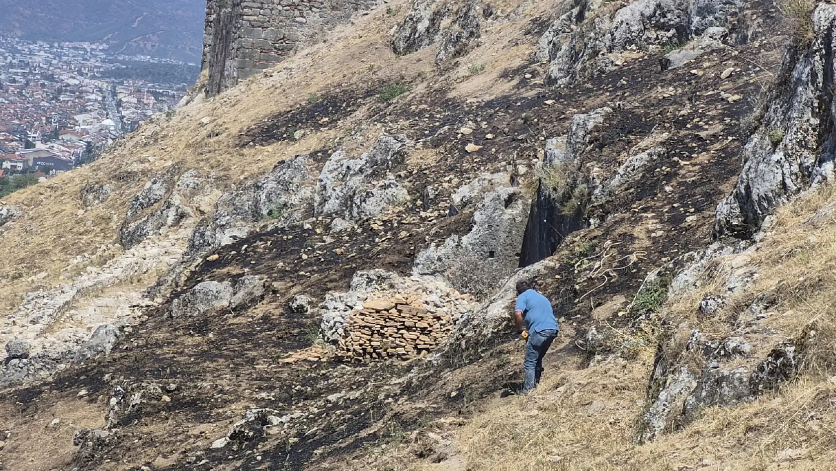 Fethiye'nin Tarihi Amintas Kaya Mezarları'nda Ufak Çaplı Yangın