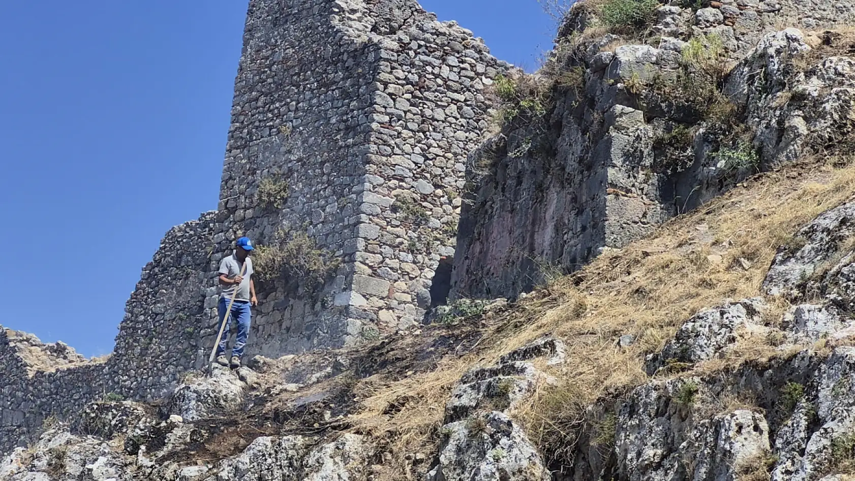 Fethiye'nin Tarihi Amintas Kaya Mezarları'nda Ufak Çaplı Yangın