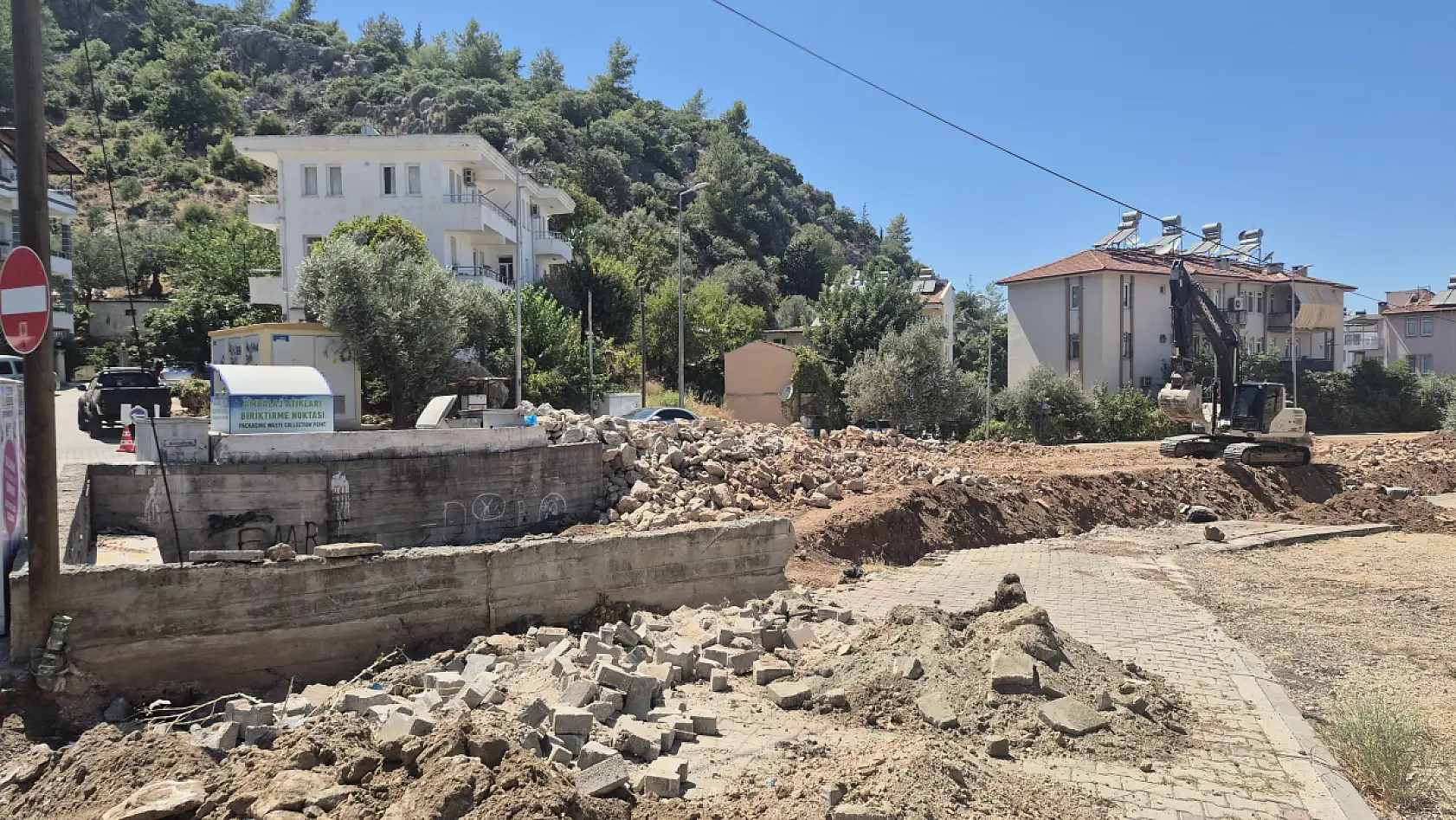 Fethiye'de dere ıslah çalışması esnafı olumsuz etkiledi, 'Ürünlerim toz toprak oldu'