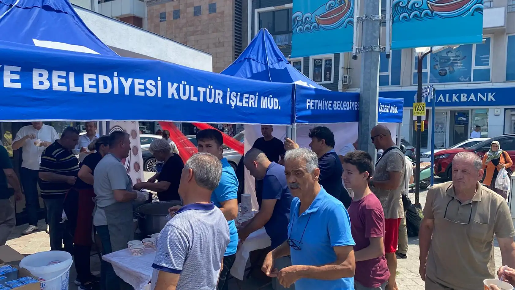 Fethiye Esnaf ve Sanatkârlar Odası, Çarşı'da Aşure Etkinliği Düzenledi