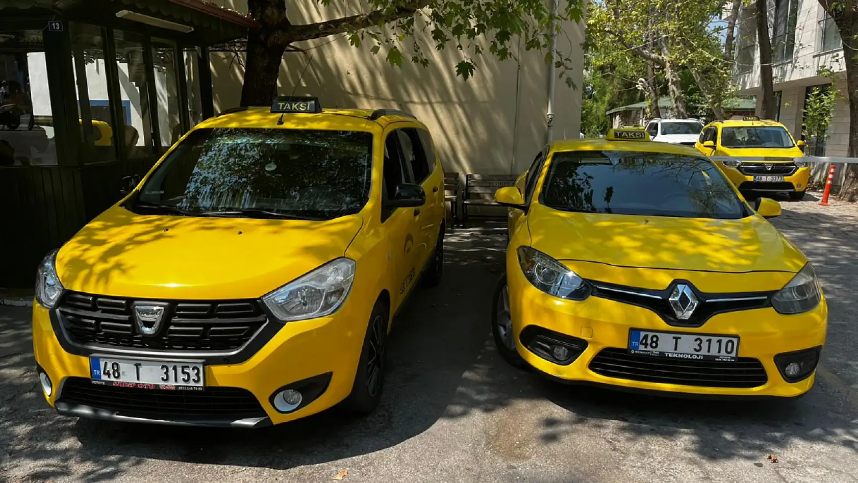 Fethiye'de Taksi Durağı Yöneticisi Bilgiç: 'Sanayi Masrafları Artıyor, Taksimetre Fiyatları Normal'