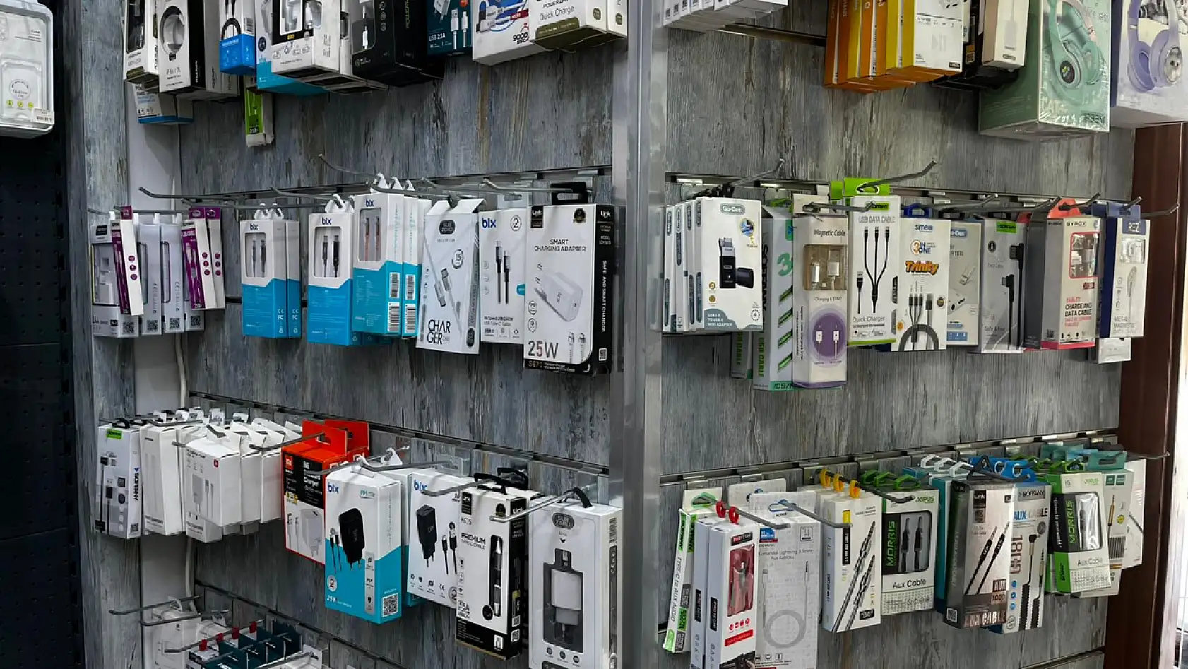 Fethiye'de telefoncu uyardı, yaz sıcaklarında telefonlarınızı bu şekilde koruyun