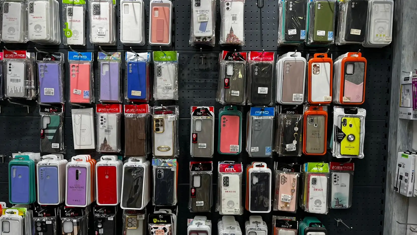 Fethiye'de telefoncu uyardı, yaz sıcaklarında telefonlarınızı bu şekilde koruyun