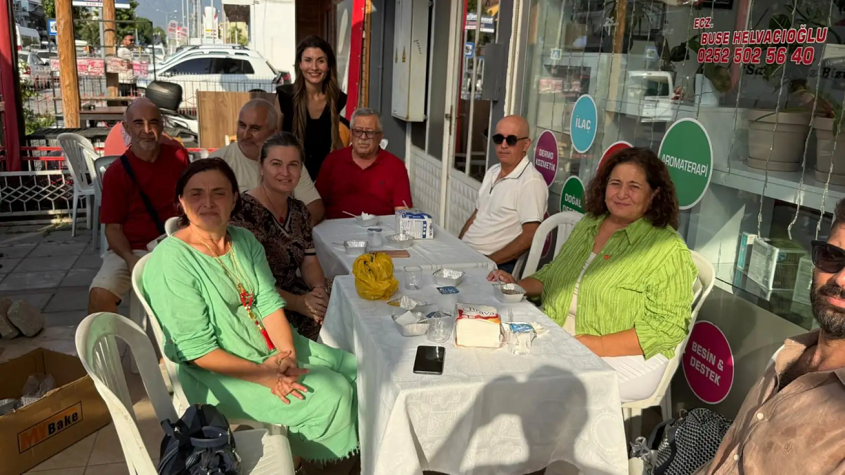 Fethiye'de Buse Helvacıoğlu, Aşure İkramında Bulundu