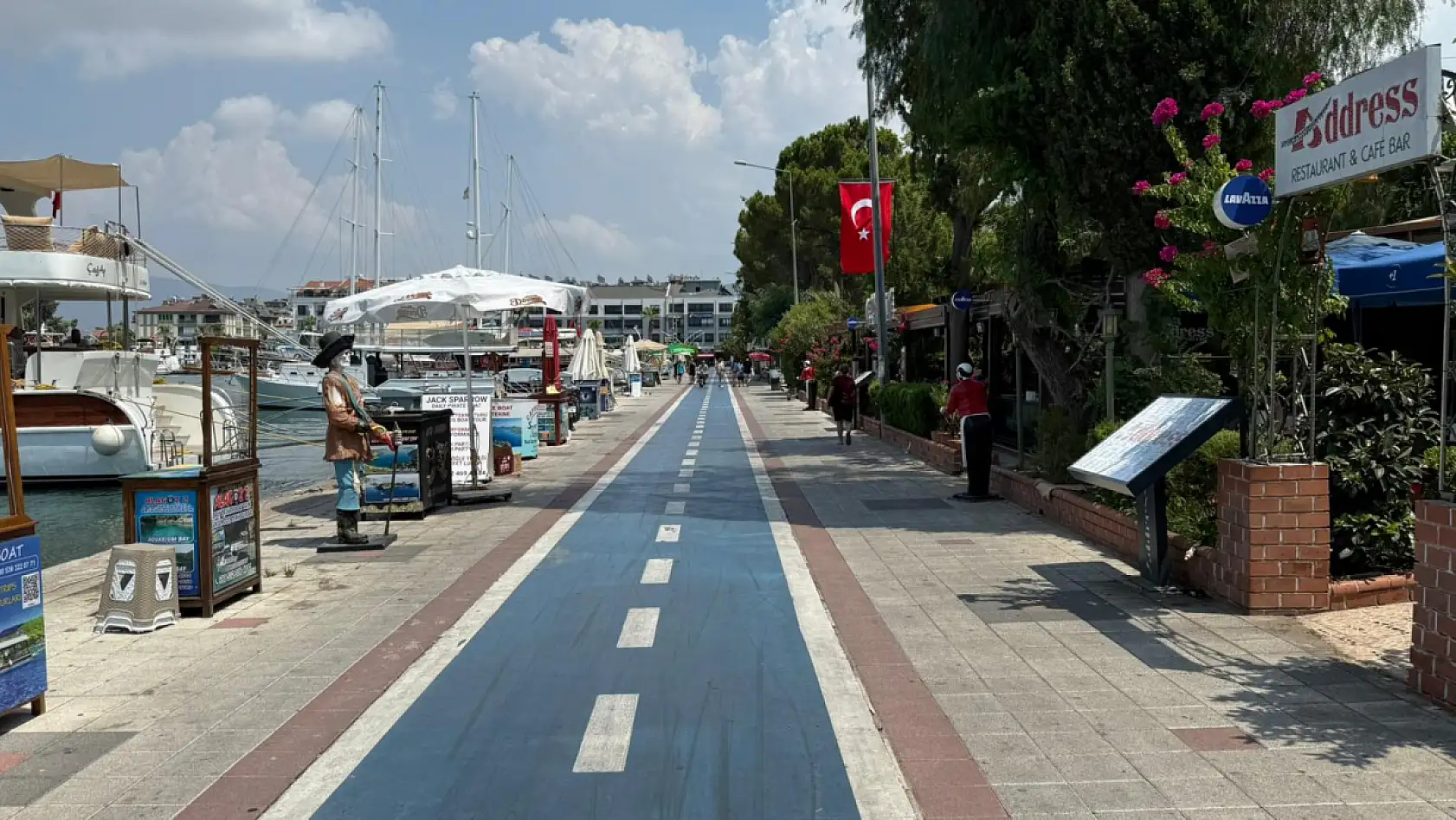 Fethiye'de Kavurucu Sıcaklar: Sokaklar ve Kordon Boyu Boş