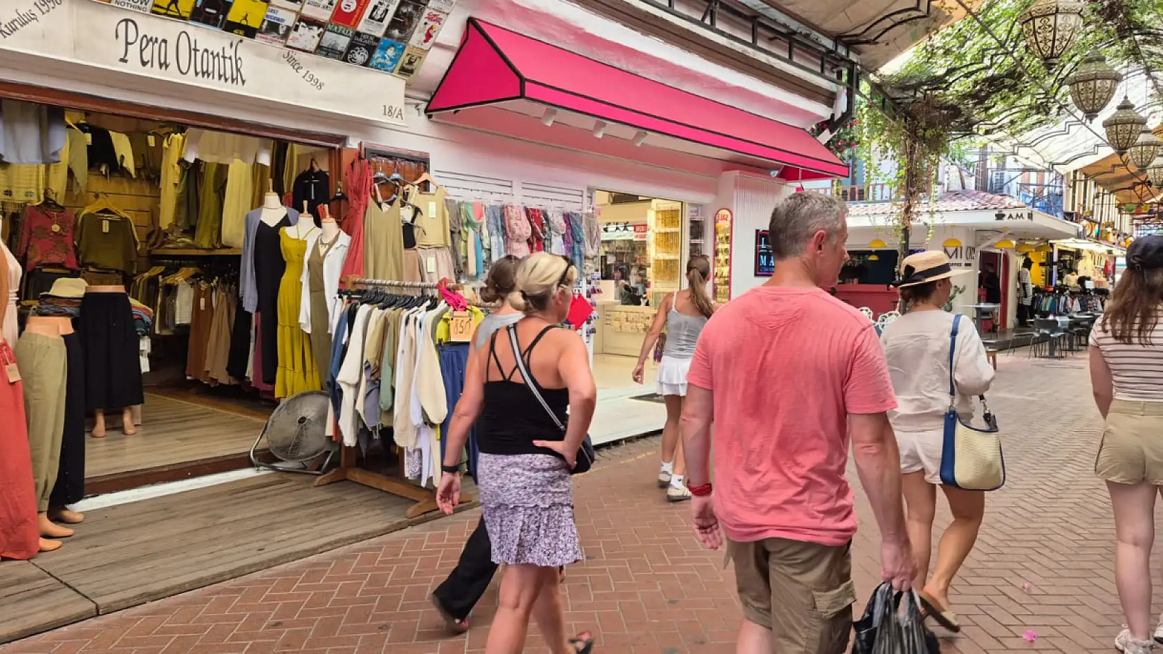 Paspatur Esnafı Kasacı: 'Fethiye'ye Yoğun Turist Girişi Var'