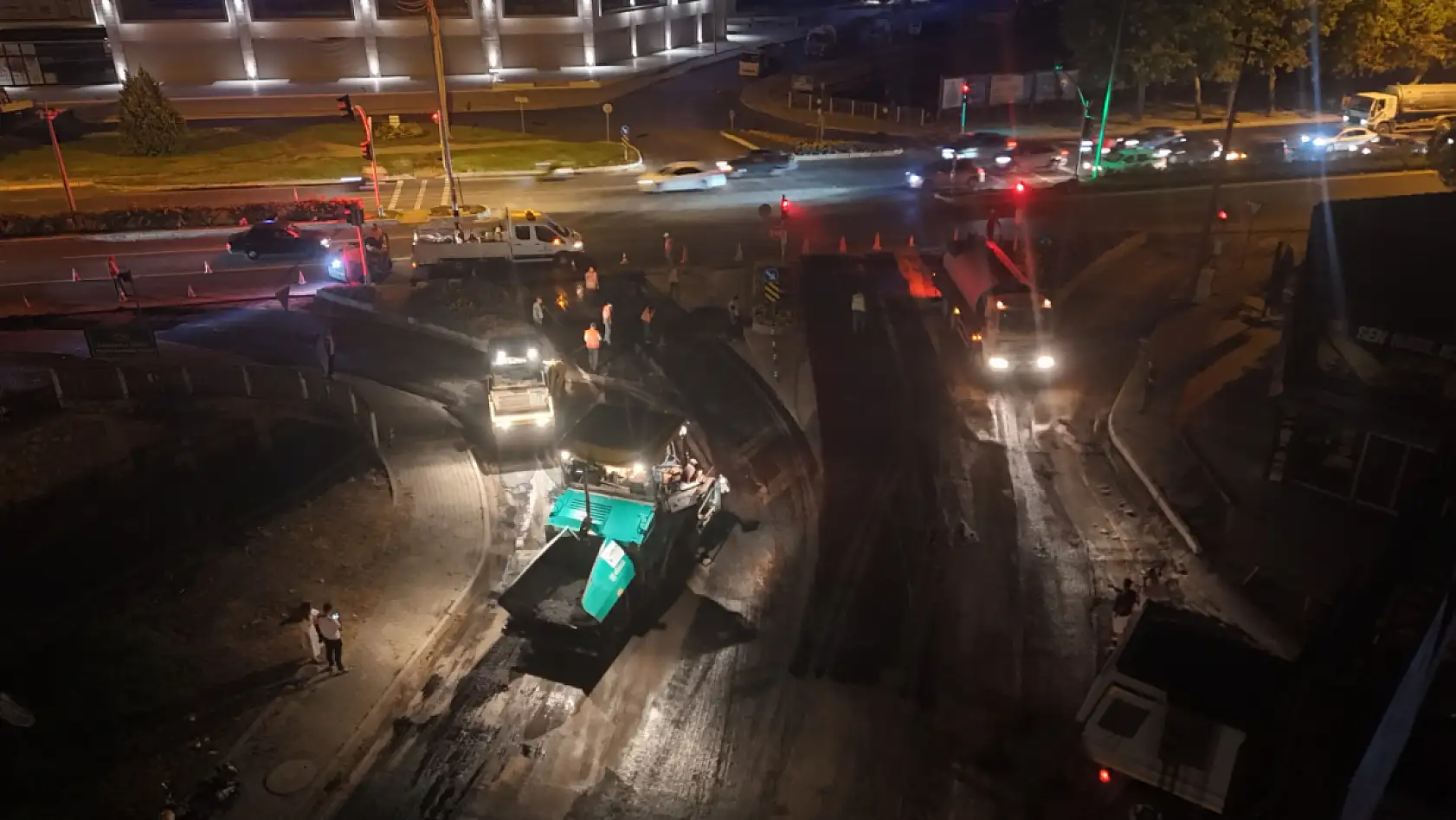 Muğla Büyükşehir'den Güvenli Ulaşım İçin Gece Mesaisi