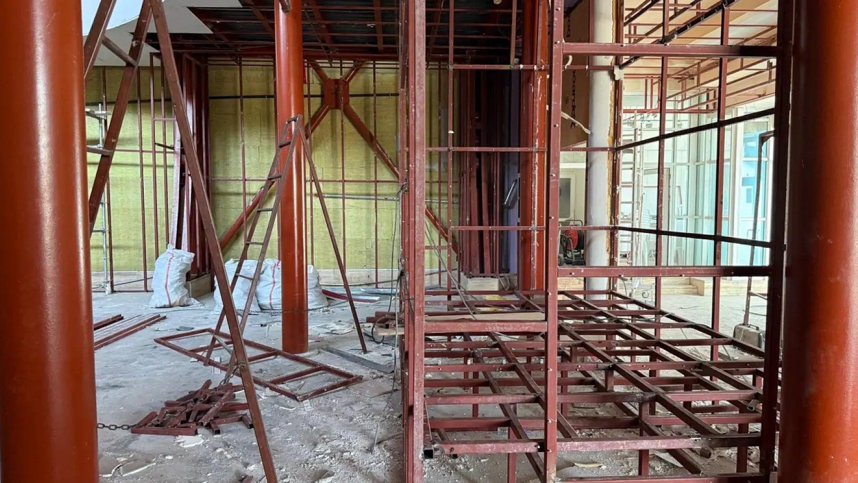 Fethiye Belediyesi Özer Olgun Kültür Merkezi'nde yenileme çalışmaları