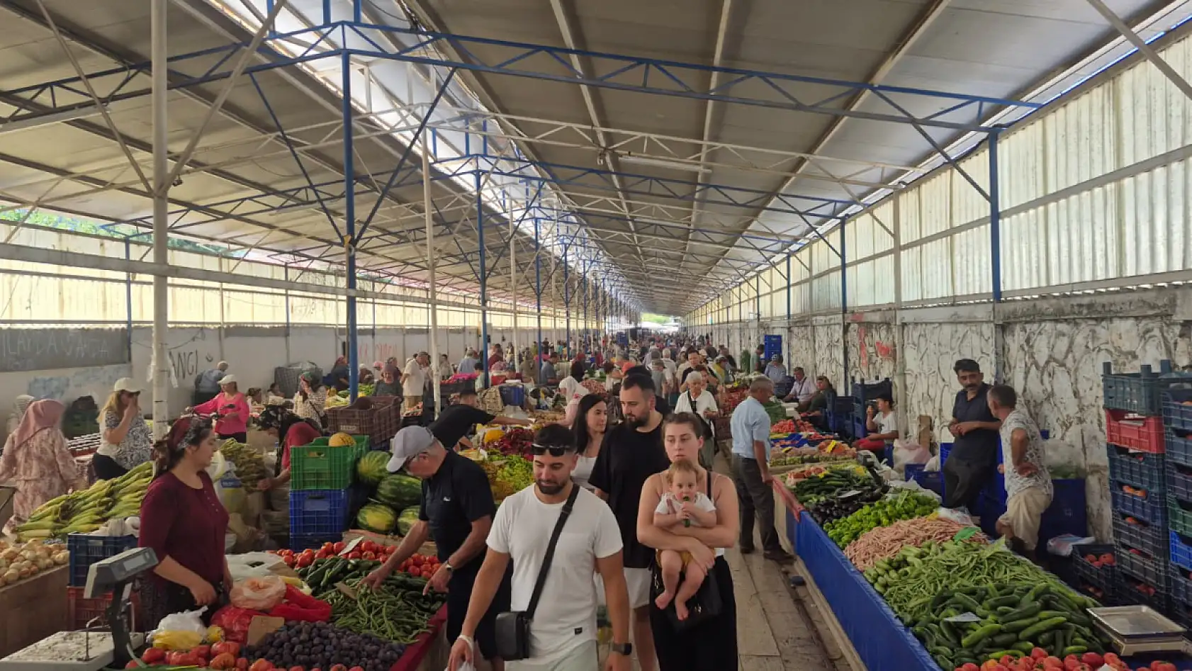 Fethiye Perşembe Pazarında Sakinlik Hakim