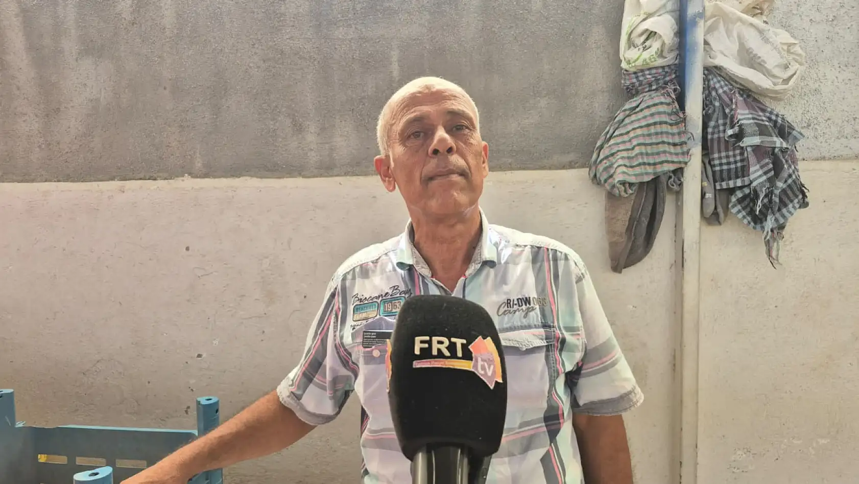 Fethiye'de Kırmızı Biberler Salça İçin Tezgahlarda