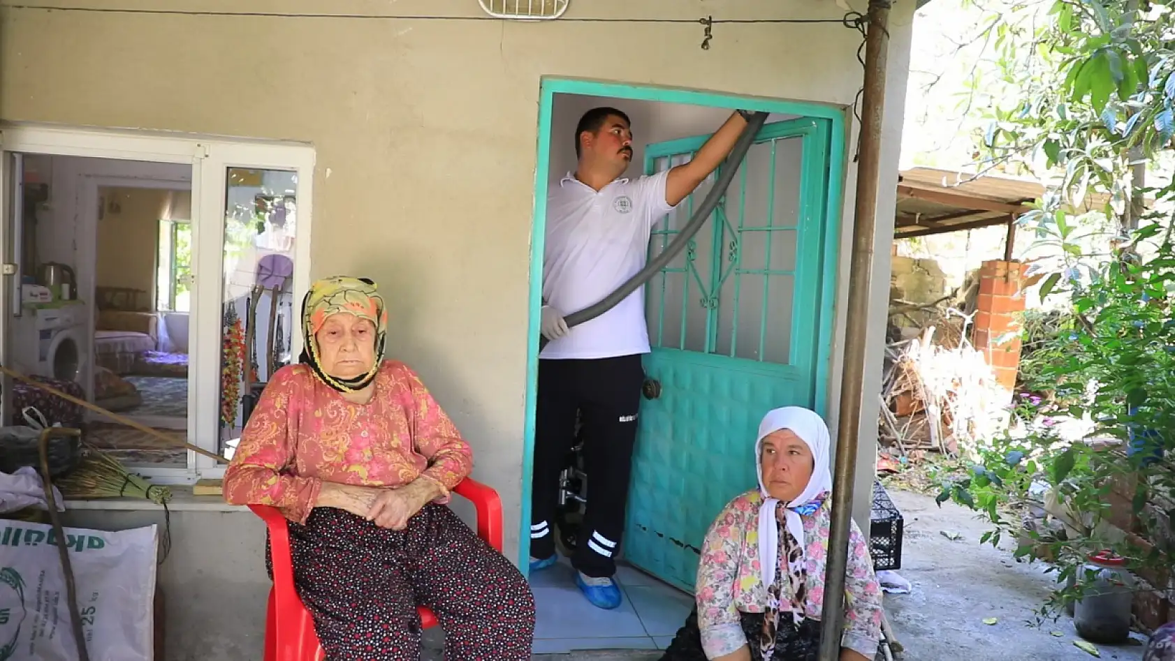 Büyükşehir'den Behiye Teyze ve Kızına Destek Eli