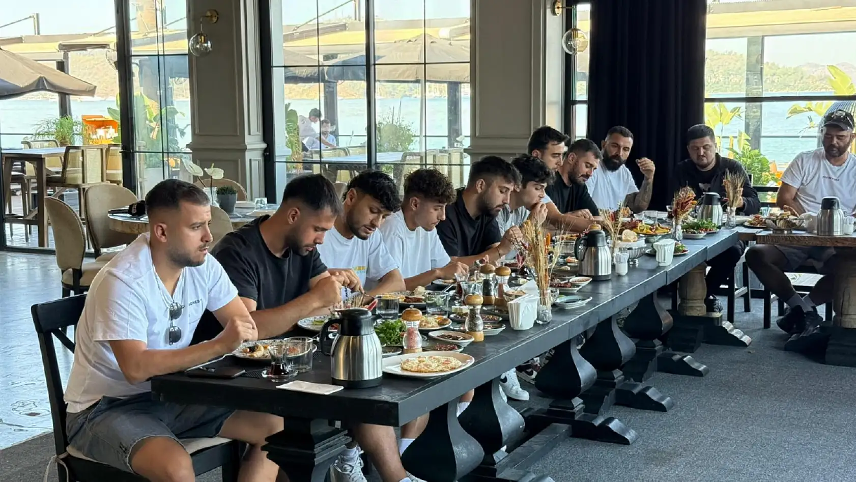 Ölüdenizspor Barbunn'da kahvaltıda bir araya geldi