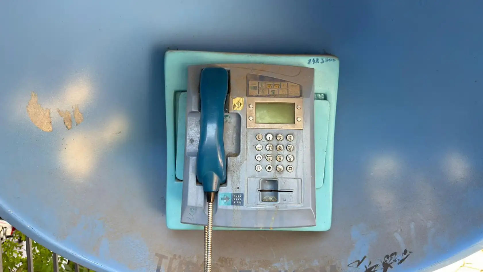 Ankesörlü Telefon Kulübeleri Tarihe Karıştı: Fethiye'de Yüzüne Bakan Yok!
