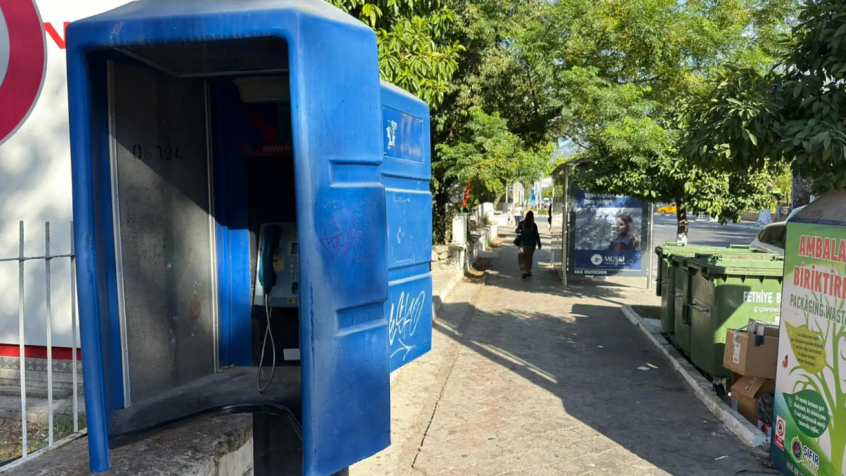 Ankesörlü Telefon Kulübeleri Tarihe Karıştı: Fethiye'de Yüzüne Bakan Yok!