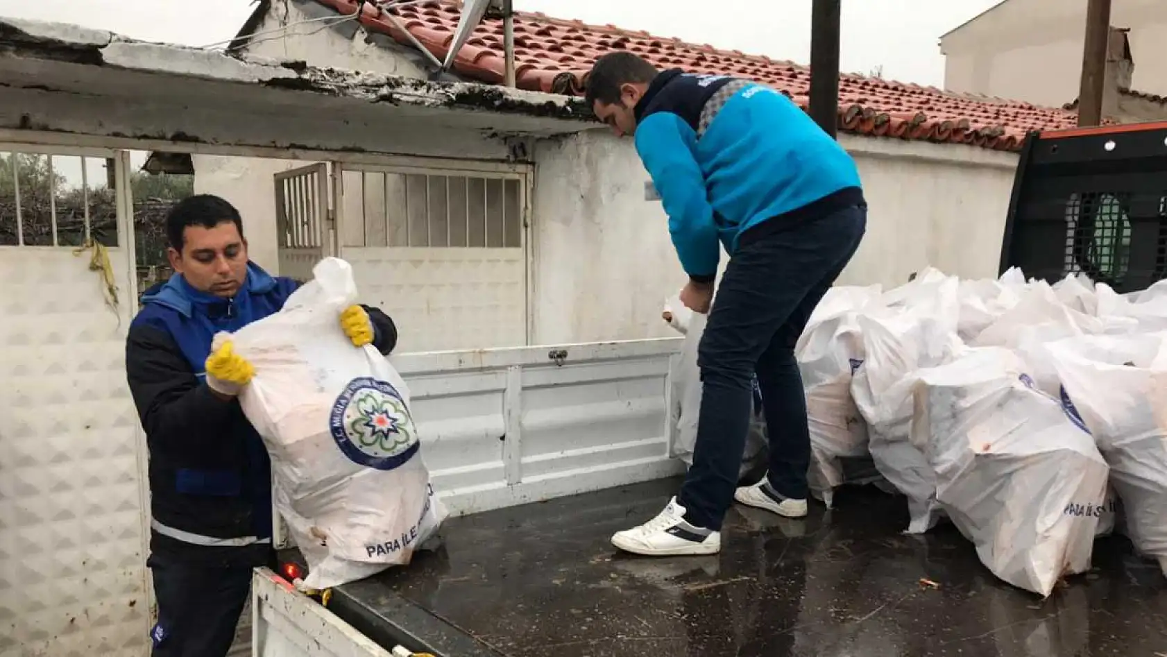 Muğla'da Mezarlıklar Temizleniyor, Aileler Isınıyor