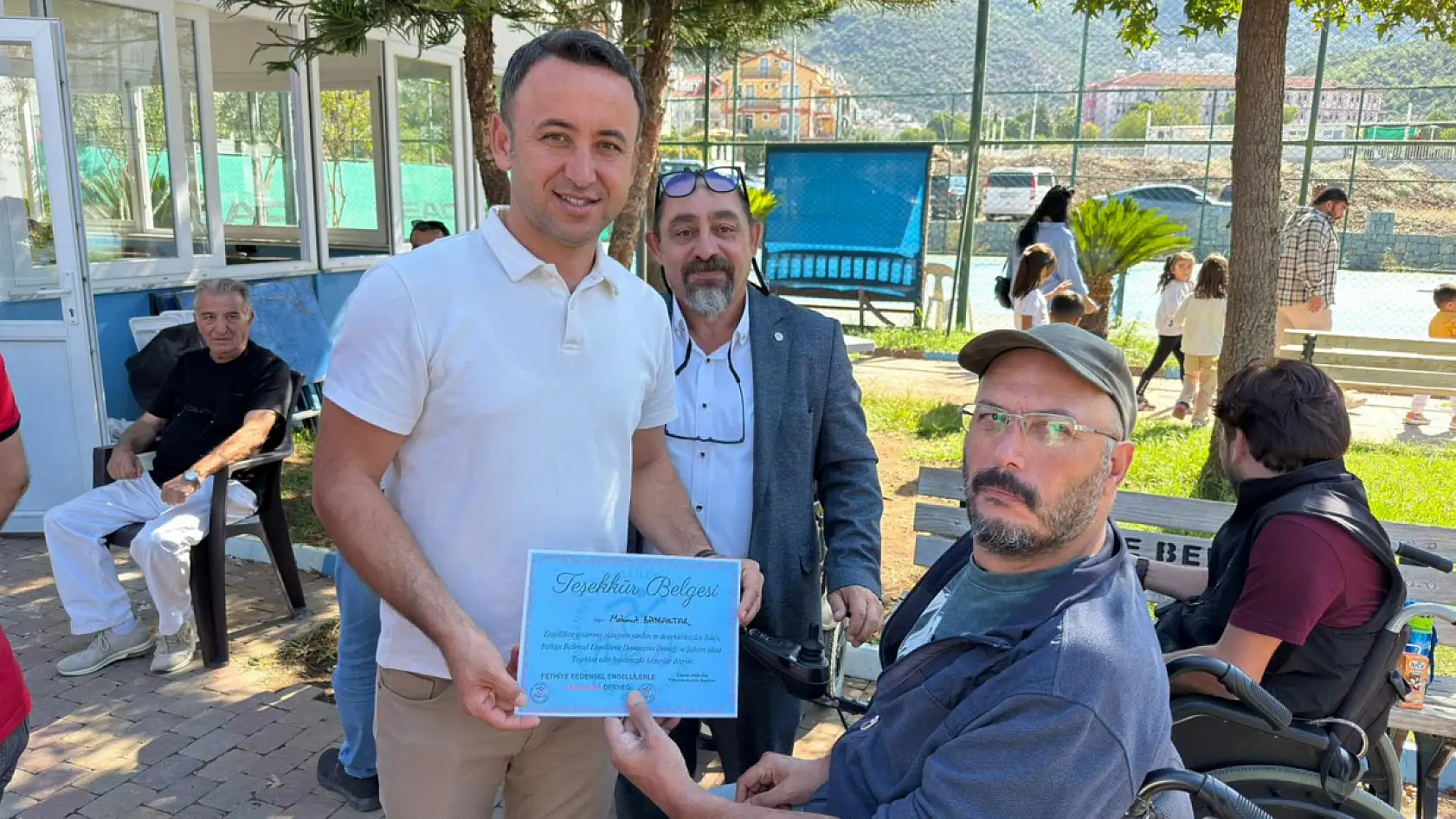 Fethiye Bedensel Engellilerle Dayanışma Derneği'nde kahvaltı etkinliği