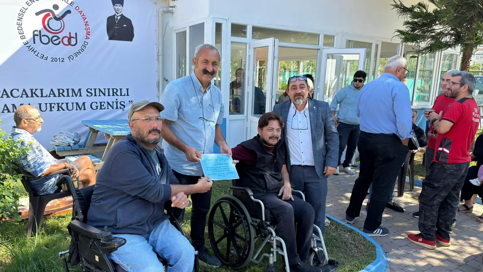 Fethiye Bedensel Engellilerle Dayanışma Derneği'nde kahvaltı etkinliği