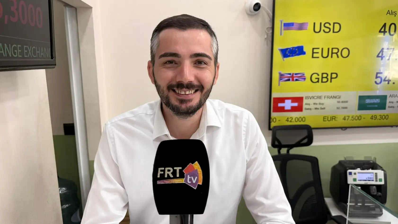 Fethiye'de Döviz Piyasası Hareketli, Şiret 'Dolar yılsonuna kadar 43 TL'yi görülebilir'