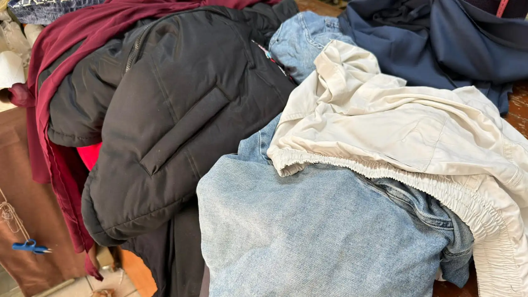 Fethiye'de terzilerde kış bereketi: 'Yeni almak yerine tadilat tercih ediliyor'