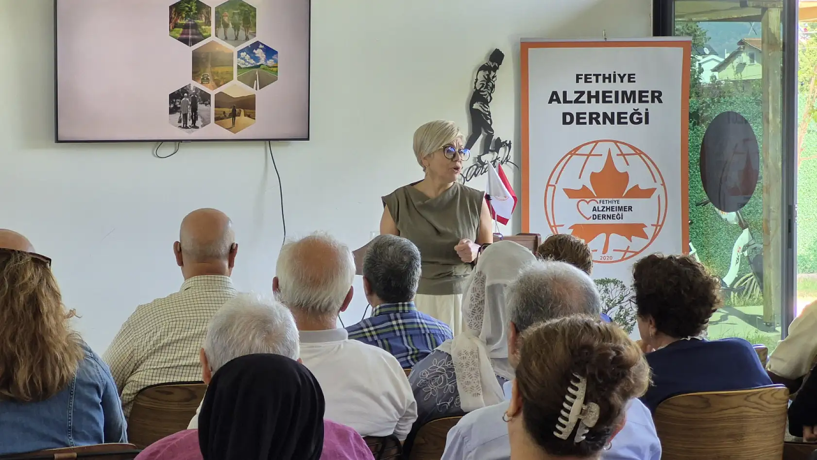 Fethiye Alzheimer Derneği'nde 'Kayıp ve Yas' konulu seminer düzenlendi