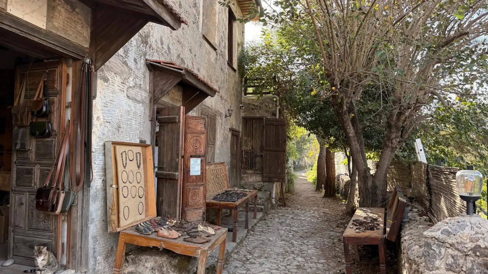 Turistler Kayaköy'de Keyifli Vakit Geçirdi