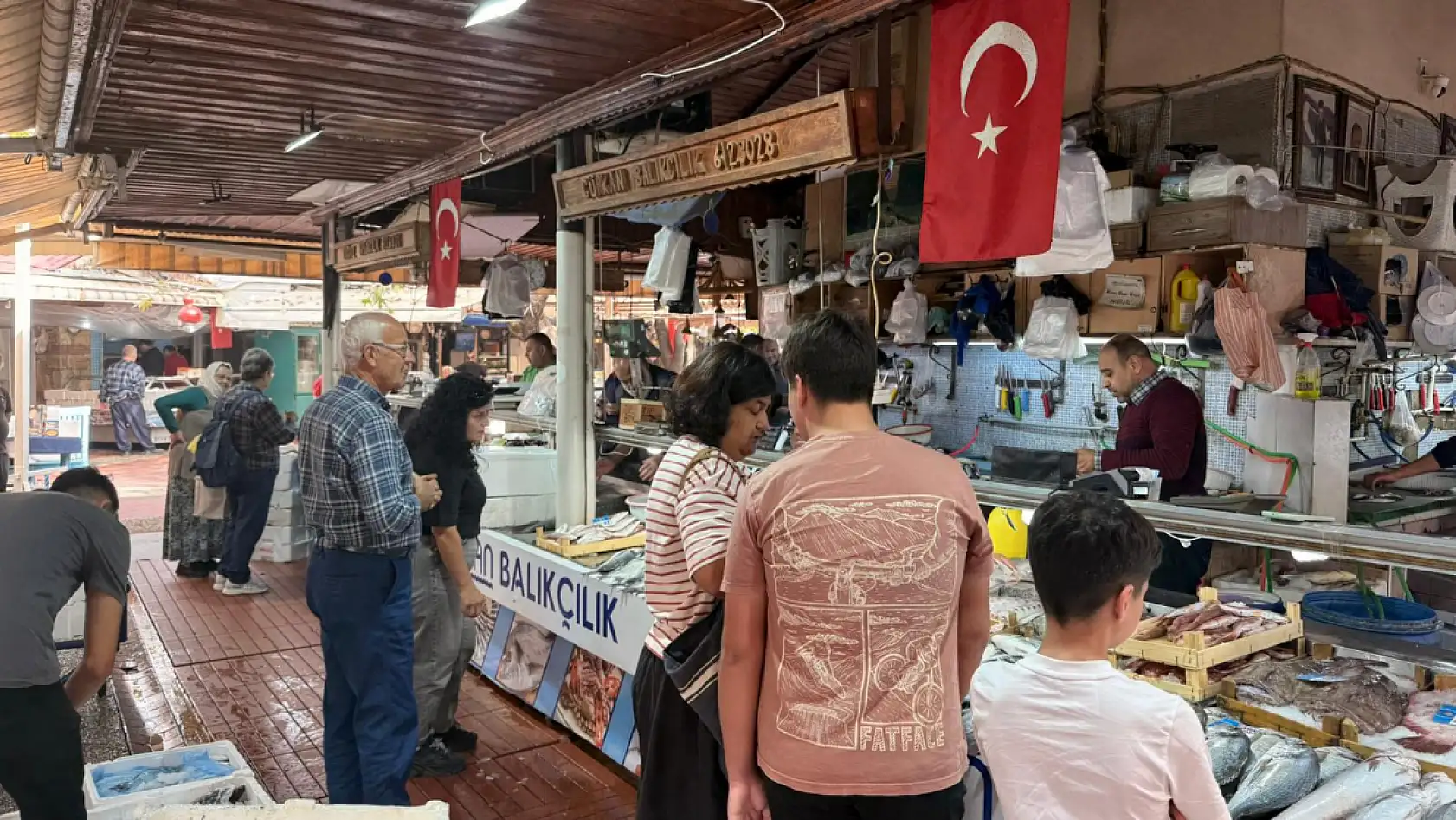 Fethiye Balık Hali'nde tezgahlarda son durum: Fiyatlar cep yakıyor!